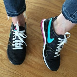 Nike 8.5 Black and Teal
